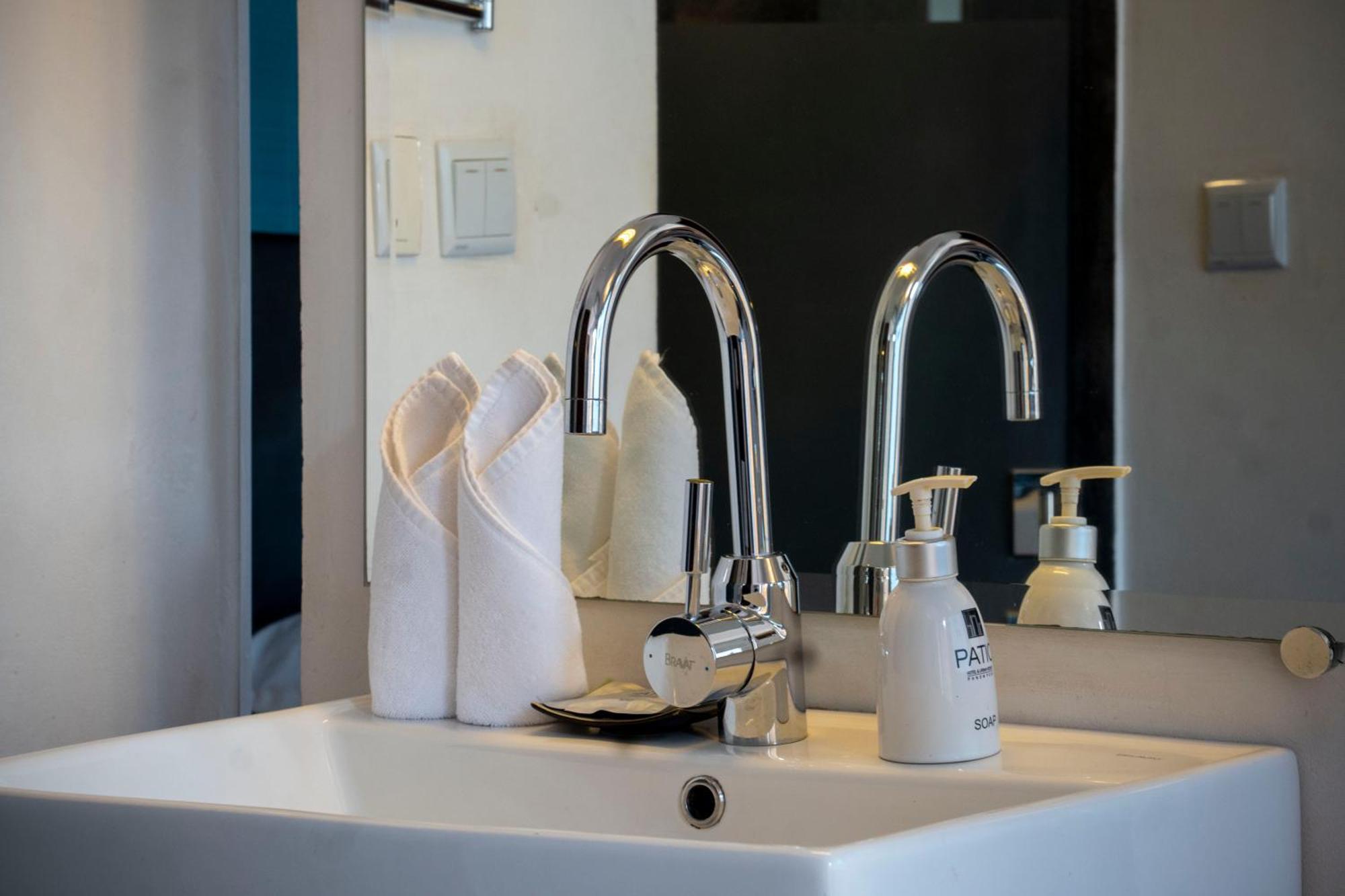 Patio Hotel & Urban Resort Phnom Penh Zewnętrze zdjęcie
